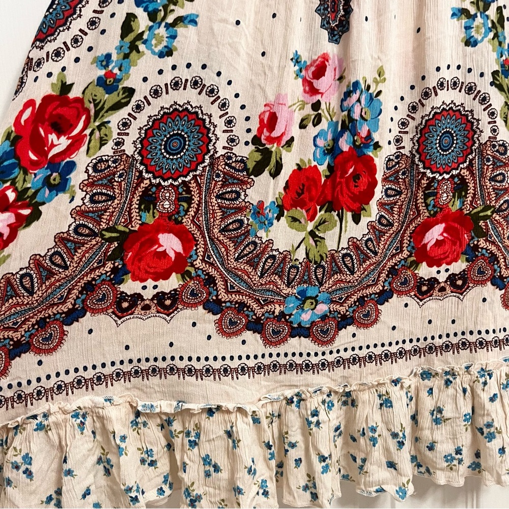 Woman’s Bila XXL Boho Peasant Flowy Mixed-media Sleeveless Top with Tassel Ties - Picture 2 of 11